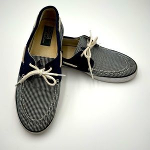 Polo Ralph Lauren men’s two row lace sneakers size 11 in good condition.